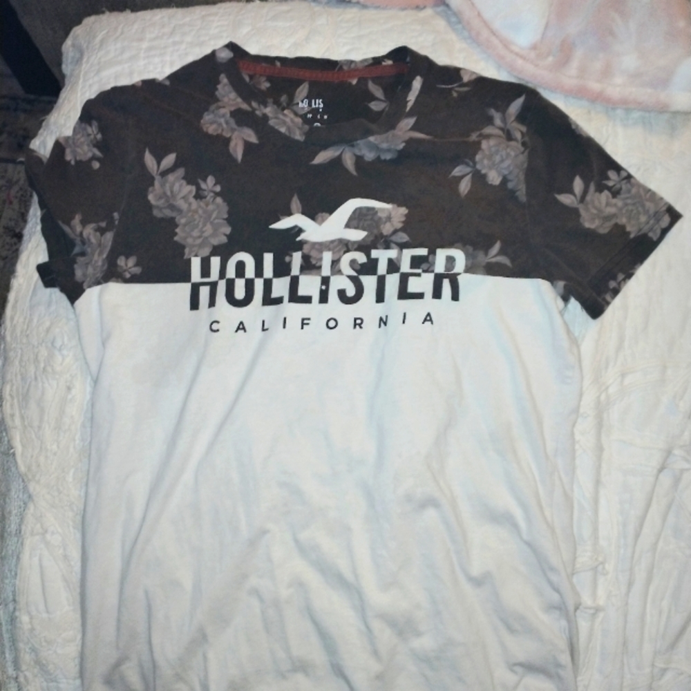 Boys Small Hollister T-shirt
